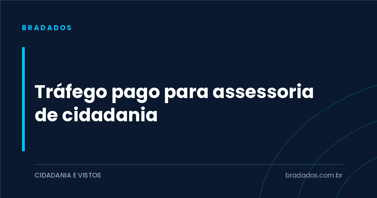 Passaporte italiano e documentos de cidadania sobre uma mesa de escritório